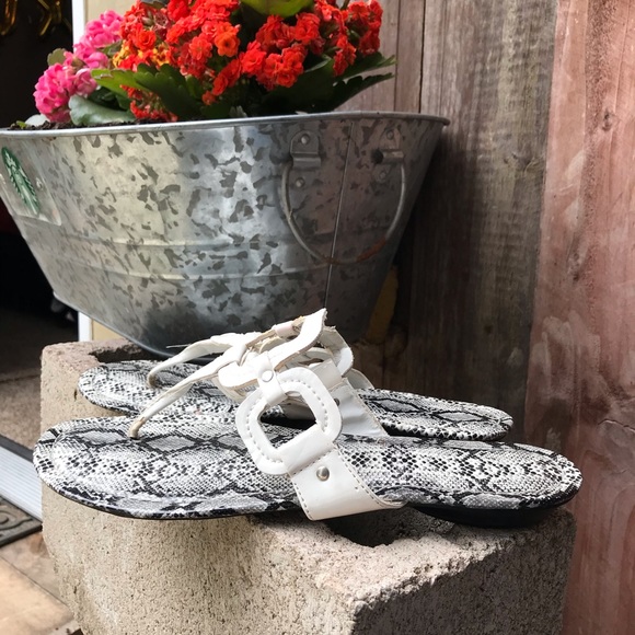 Sandals - Picture 2 of 3